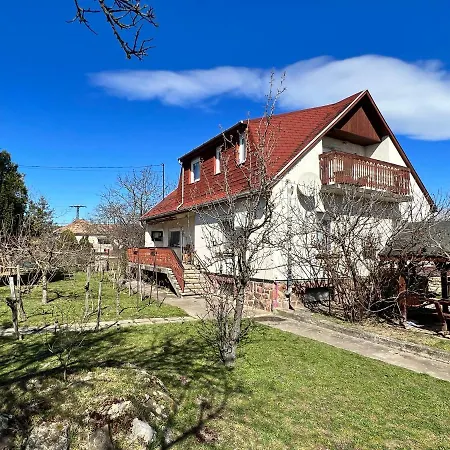 A Festo Vendeghaza / The Painter's * Zánka